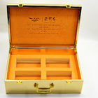 جعبه های هدیه لوکس چوبی لولایی بسته بندی دسته ای طلایی 300 گرم برای مراقبت های بهداشتی